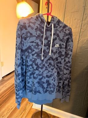 XL Nike Men’s Blue Camo Hoodie - Casual Pullover Sweatshirt